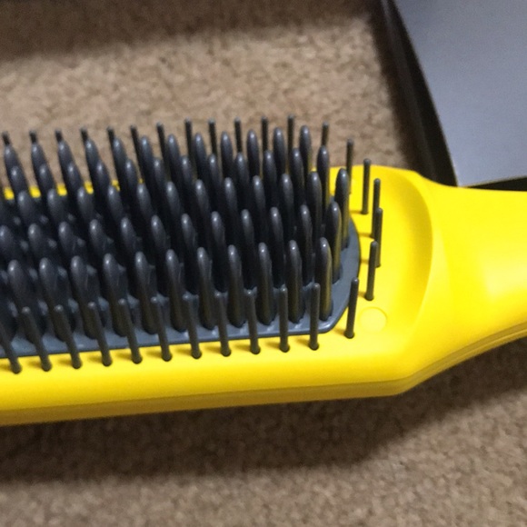 🌸NEW🌸 Drybar The Brush Crush Heated Straightening Brush Full Size - Picture 14 of 16
